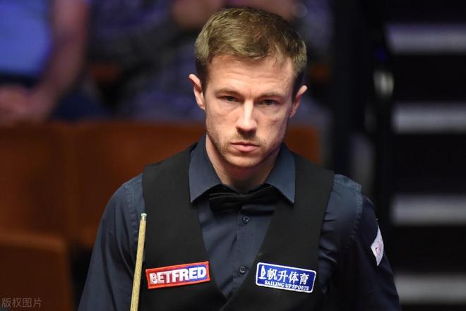 足球场上的 足球场上的